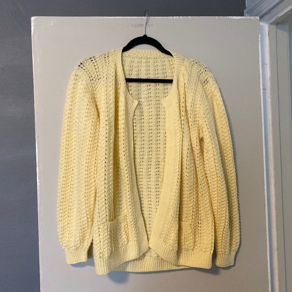 Beautiful hand made light yellow cardigan size S/M - Picture 1 of 3